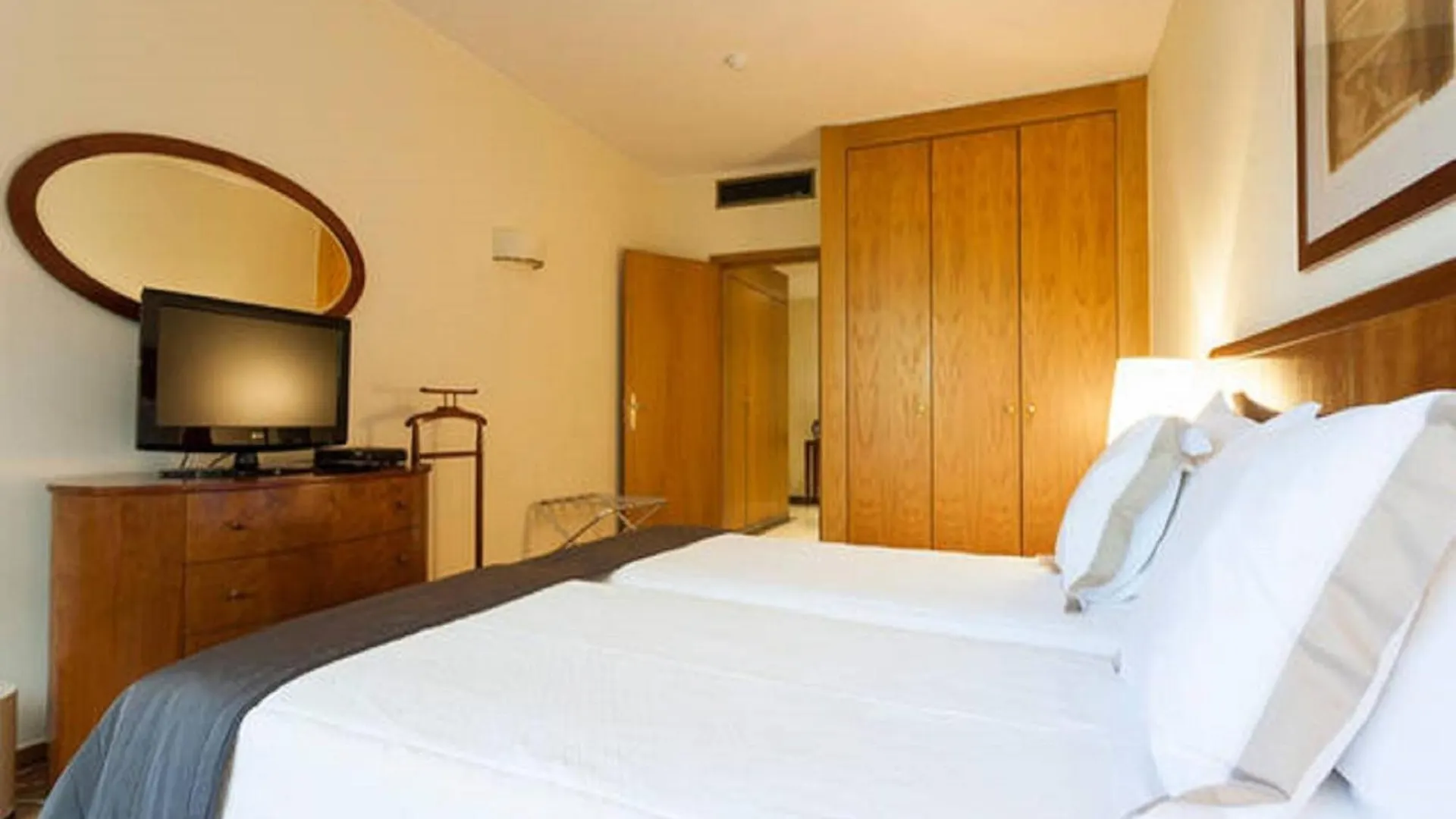 Stay In The Heart Of Lisbon-Altis Suites Hotel Lisbon